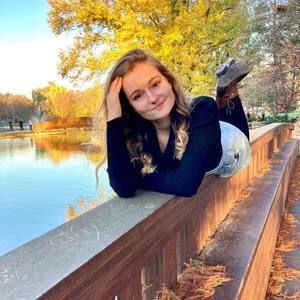 Meet your Posher, Christiana